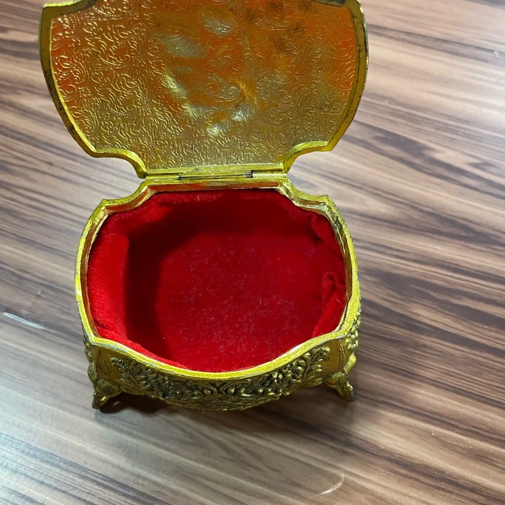 Vintage‎ ornate metal trinket box made in Japan elephant footed decoration